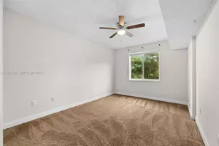 6976 SW 39th St, Davie, FL 33314 - Photo 15