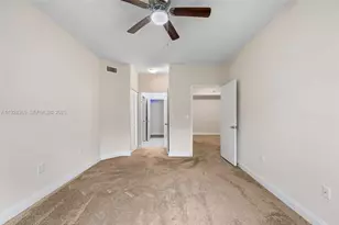 6976 SW 39th St, Davie, FL 33314 - Photo 11