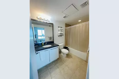 90 SW 3rd St #4404, Miami, FL 33130 - Photo 15