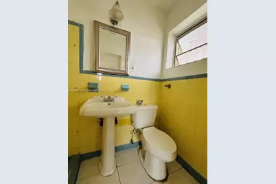1060 Oriental Blvd, Opa-Locka, FL 33054 - Photo 17