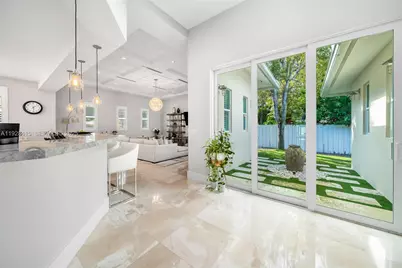 7222 SW 79th Ter, Miami, FL 33143 - Photo 5