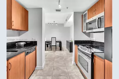 18800 NE 29th Ave #822, Aventura, FL 33180 - Photo 7