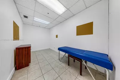 12890 Biscayne Blvd, North Miami, FL 33181 - Photo 9
