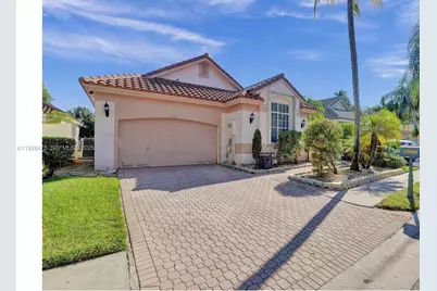 1525 W Lacosta Dr W, Pembroke Pines, FL 33027 - Photo 3