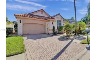 1525 W Lacosta Dr W, Pembroke Pines, FL 33027 - Photo 3