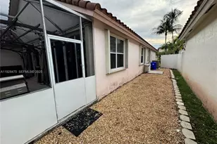 1525 W Lacosta Dr W, Pembroke Pines, FL 33027 - Photo 43