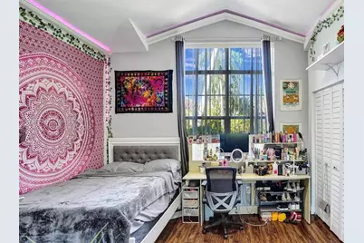 1525 W Lacosta Dr W, Pembroke Pines, FL 33027 - Photo 29