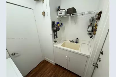 1525 W Lacosta Dr W, Pembroke Pines, FL 33027 - Photo 35