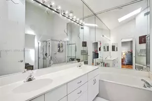 1525 W Lacosta Dr W, Pembroke Pines, FL 33027 - Photo 27