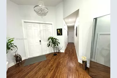 1525 W Lacosta Dr W, Pembroke Pines, FL 33027 - Photo 11