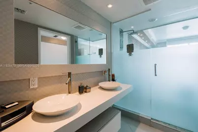 92 SW 3rd St #1512, Miami, FL 33130 - Photo 11