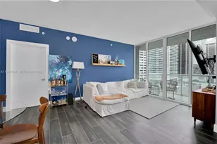 253 NE 2nd St, Miami, FL 33132 - Photo 3