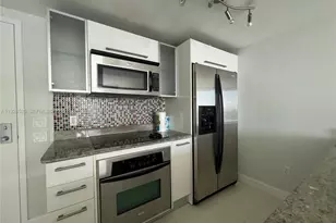 185 SW 7th St, Miami, FL 33130 - Photo 3