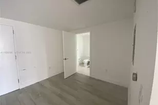 121 NE 34th St, Miami, FL 33137 - Photo 7