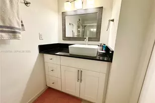 2899 Collins Ave, Miami Beach, FL 33140 - Photo 11
