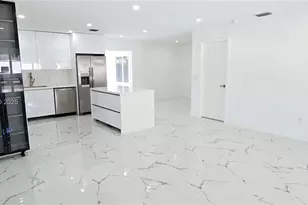 2530 NW 111th St, Miami, FL 33167 - Photo 9