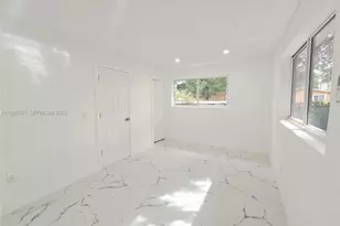 2530 NW 111th St, Miami, FL 33167 - Photo 19