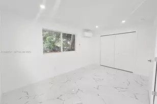 2530 NW 111th St, Miami, FL 33167 - Photo 17