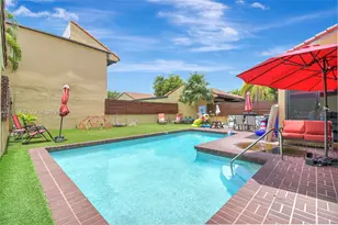 1057 NE 202nd Ln, Miami, FL 33179 - Photo 45