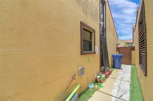 1057 NE 202nd Ln, Miami, FL 33179 - Photo 49