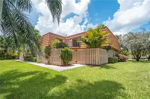 11006 N Harmony Lake Cir, Davie, FL 33324 - Photo 45
