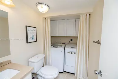 11006 N Harmony Lake Cir, Davie, FL 33324 - Photo 21