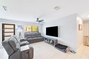 10350 SW 4th St, Sweetwater, FL 33174 - Photo 7