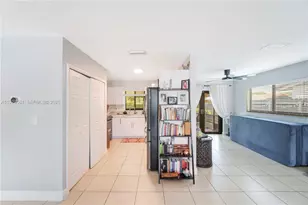 10350 SW 4th St, Sweetwater, FL 33174 - Photo 11