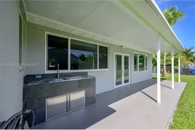 8995 SW 158th St, Palmetto Bay, FL 33157 - Photo 7