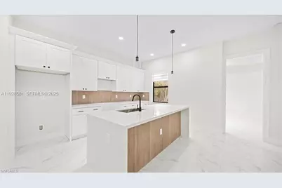 840 Guinne Ln, Lehigh Acres, FL 33974 - Photo 17