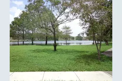 3670 N 56th Ave #728, Hollywood, FL 33021 - Photo 1