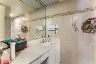 19440 NE 26th Ave, Miami, FL 33180 - Photo 19