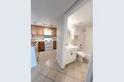 10709 Cleary Blvd #105, Plantation, FL 33324 - Photo 5