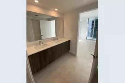 488 NE 18th St #1804, Miami, FL 33132 - Photo 11
