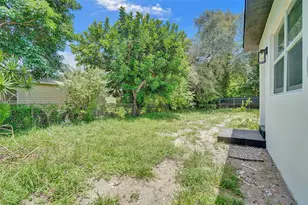 1041 NE 169th St, Miami, FL 33162 - Photo 27