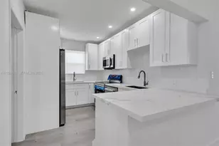1041 NE 169th St, Miami, FL 33162 - Photo 21