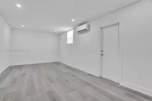 1041 NE 169th St, Miami, FL 33162 - Photo 9