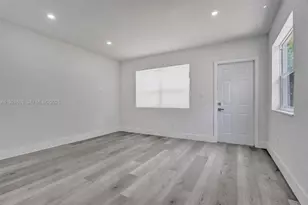 1041 NE 169th St, Miami, FL 33162 - Photo 7