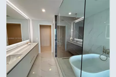 700 NE 24th St #3303, Miami, FL 33137 - Photo 3