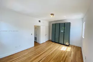 6881 Bay Dr, Miami Beach, FL 33141 - Photo 13