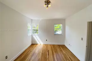 6881 Bay Dr, Miami Beach, FL 33141 - Photo 11