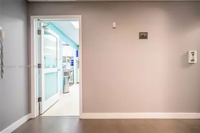 7600 S Red Rd, South Miami, FL 33143 - Photo 9