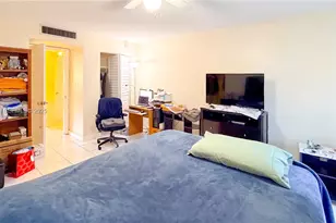 1101 NE 191st St, Miami, FL 33179 - Photo 17