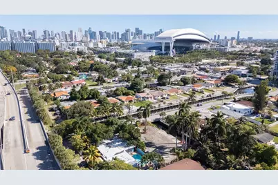848 NW 18th Ave, Miami, FL 33125 - Photo 11