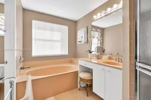 371 SW 190th Ave, Pembroke Pines, FL 33029 - Photo 23