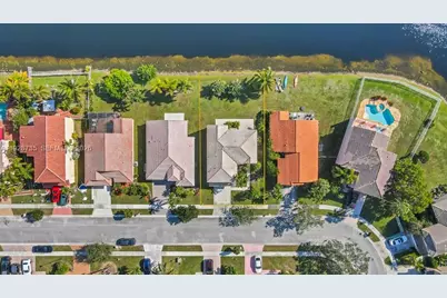 371 SW 190th Ave, Pembroke Pines, FL 33029 - Photo 33