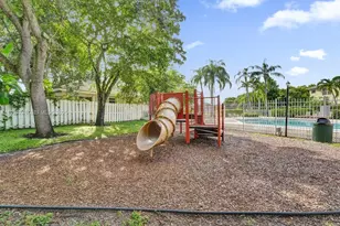 805 NW 98th Ave, Plantation, FL 33324 - Photo 37