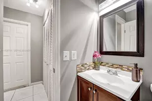 805 NW 98th Ave, Plantation, FL 33324 - Photo 23