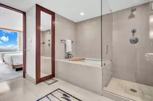 6801 Collins Ave, Miami Beach, FL 33141 - Photo 17