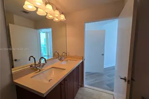 79 SW 12th St, Miami, FL 33130 - Photo 11